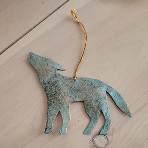 Green Patina Metal Howling Wolf Ornament